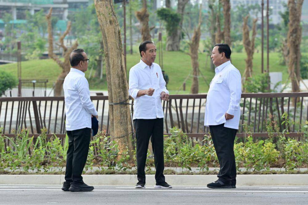 Potret Presiden Jokowi dan Prabowo Subianto meninjau proyek di IKN (dok. Sekretariat Presiden)