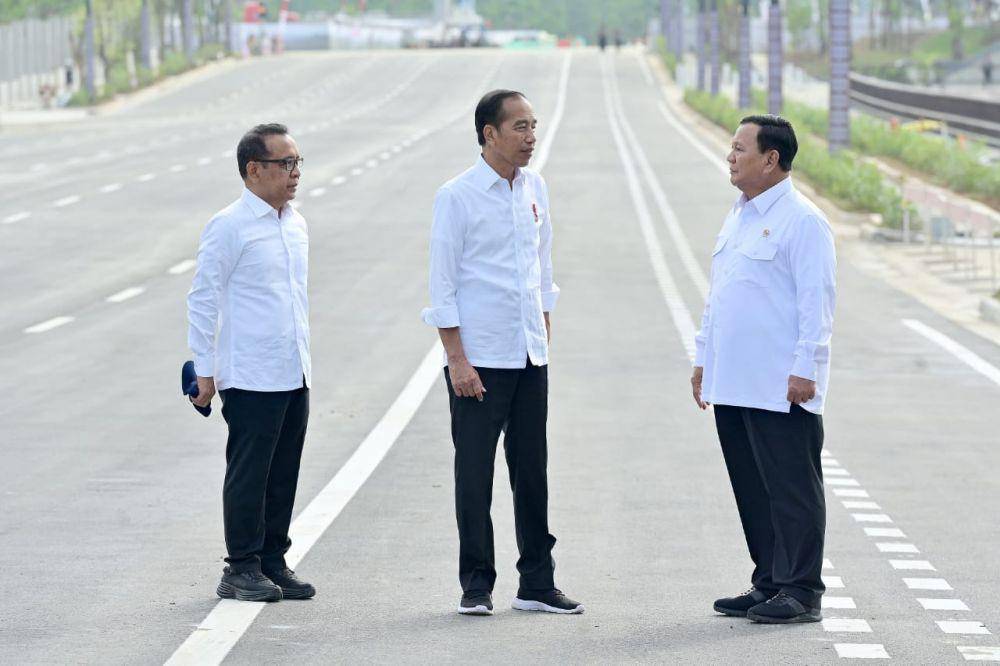 Potret Presiden Jokowi dan Prabowo Subianto meninjau proyek di IKN (dok. Sekretariat Presiden)