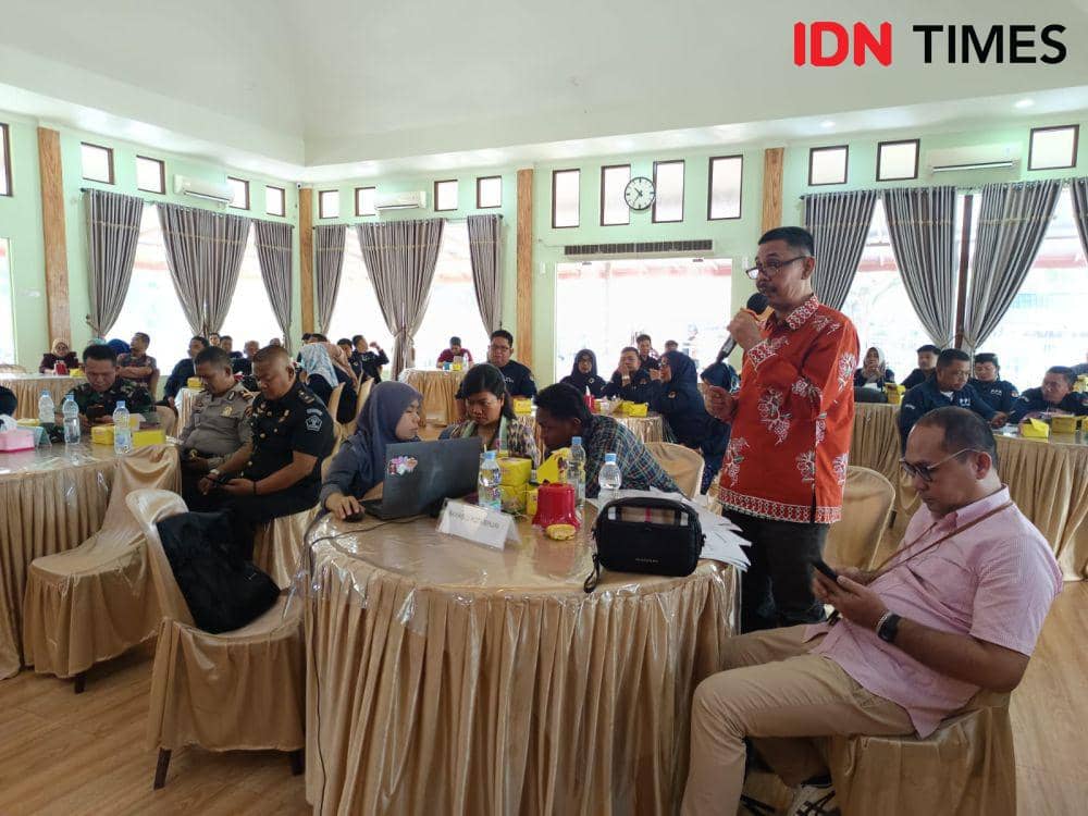 KPU Binjai gelar rapat pleno terbuka dan menyerahkan salinan hard copy DPS kepada Muspida (IDN Times/ Bambang Suhandoko)
