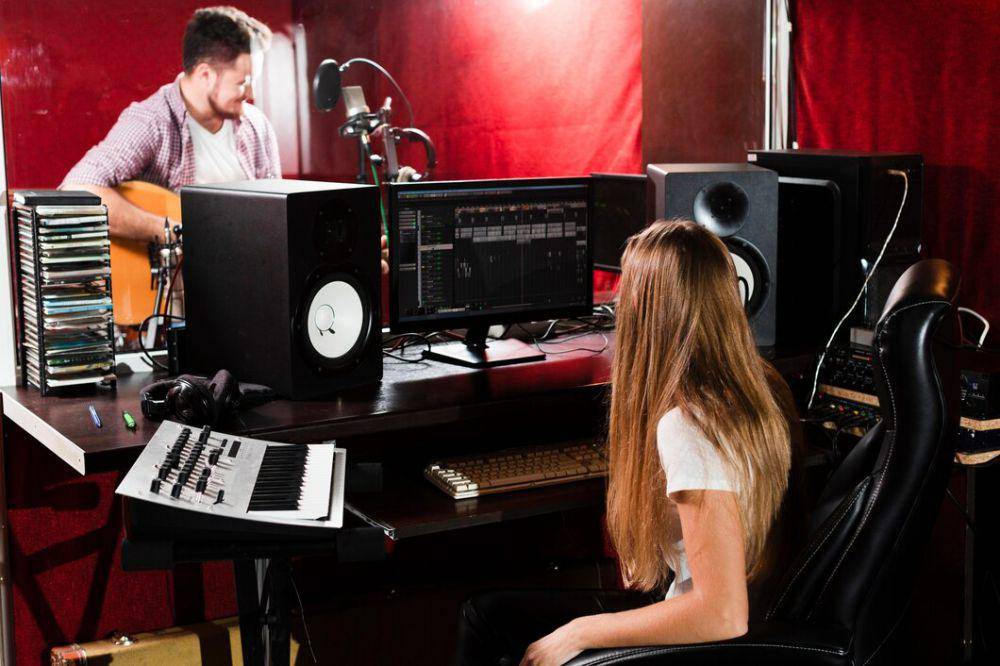 Ilustrasi studio musik. (freepik.com)
