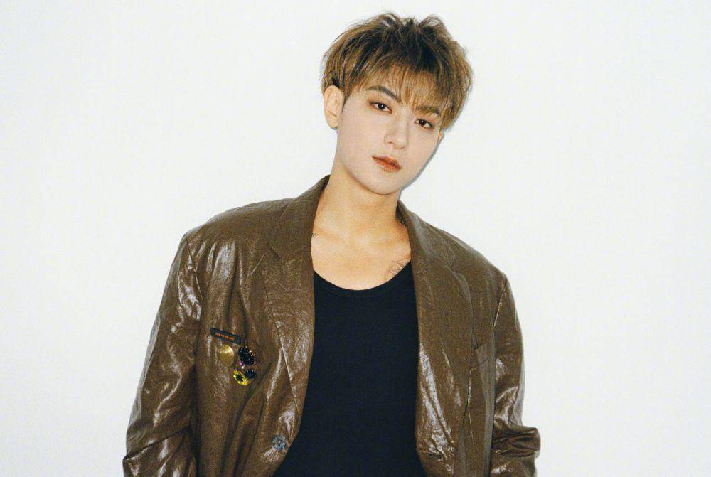 potret Huang Zi Tao (weibo.cn/ACE-YOUNGKINGYOUNGBOSS)