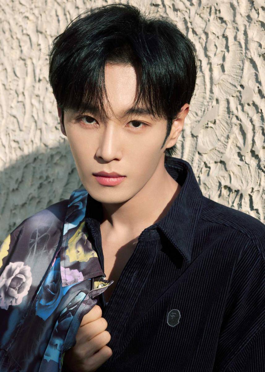potret Li Wen Han (weibo.cn/UNIQ-李汶翰)