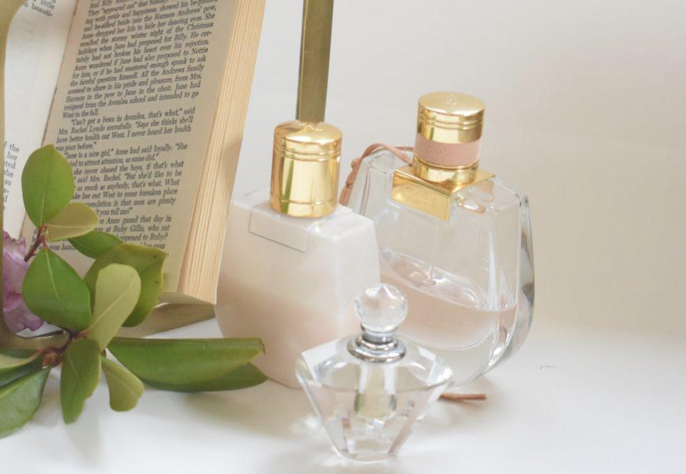 ilustrasi parfum (unsplash.com/Mariah Hewines)