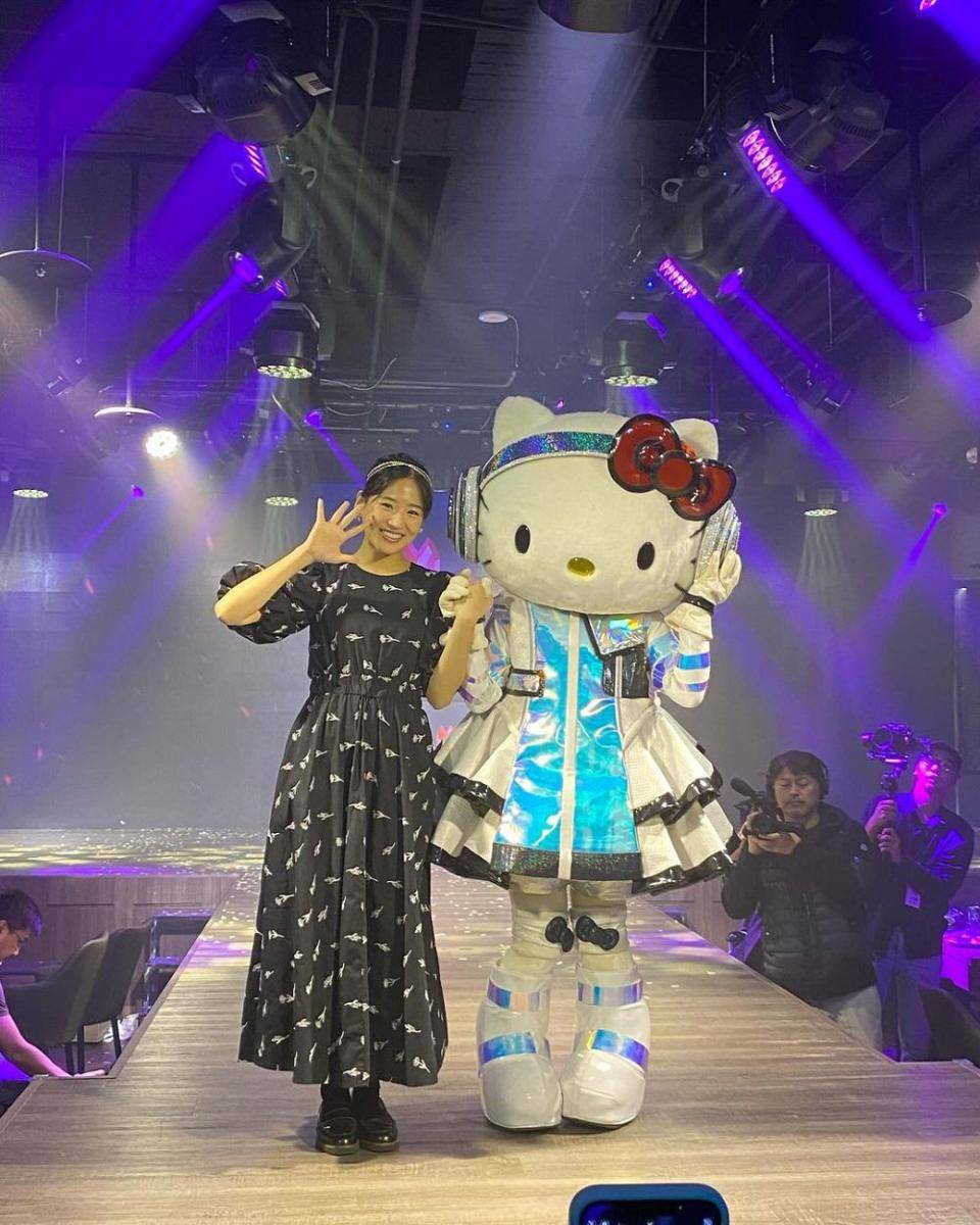 OOTD Haruka Nakagawa (instagram.com/haruuuu_chan)