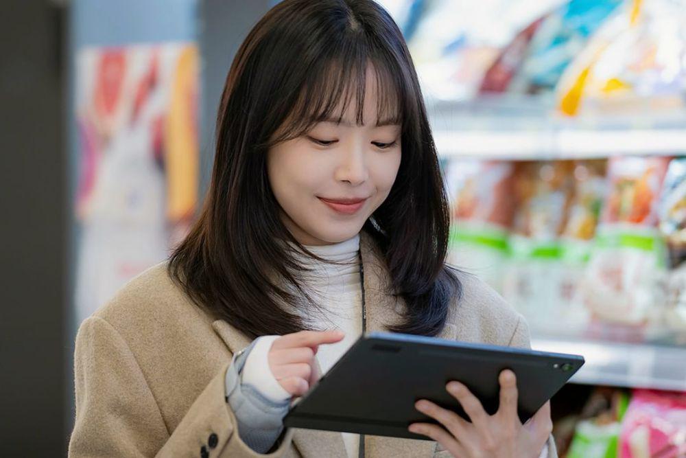 3 Cara Hadapi Rekan Kerja yang Iri ala Mi Rae di Romance in the House