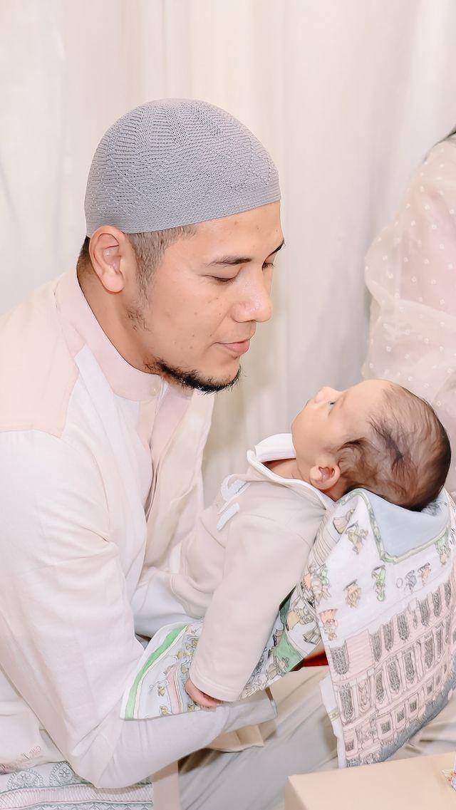 potret akikah anak Via Vallen (instagram.com/aghamradia)