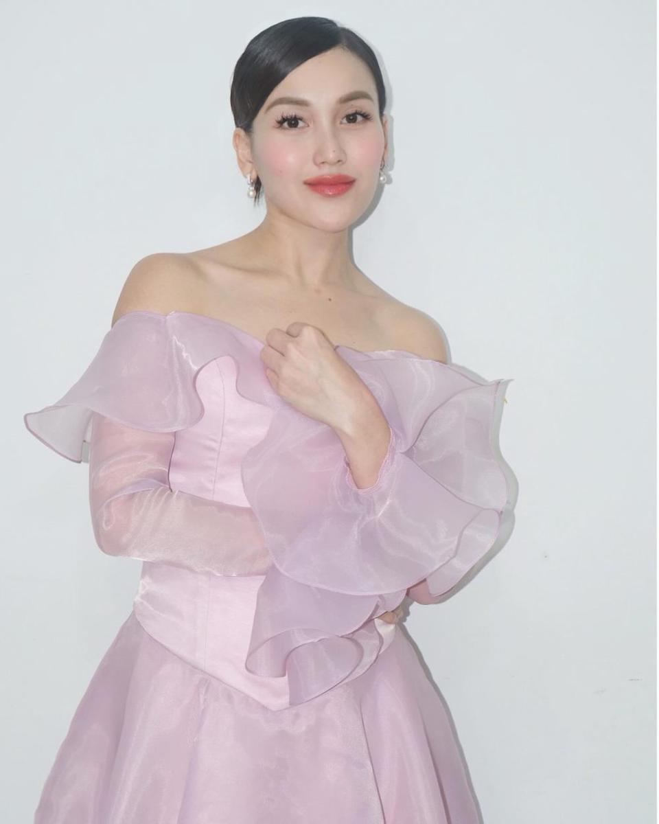 potret Bilqis dan Ayu Ting Ting nyanyi bareng (instagram.com/ayutingting92)