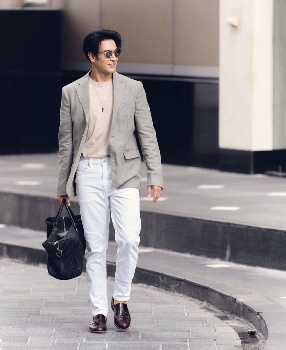 potret OOTD celana putih ala Great Warintorn (instagram.com/great_rider10)