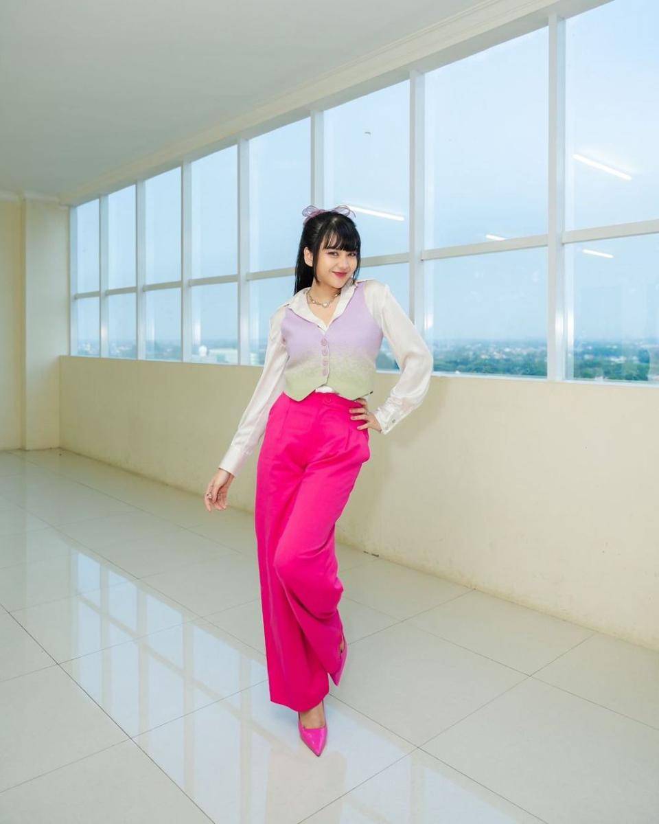 Ghea Indrawari (instagram.com/gheaindrawari) (instagram.com/hendrisentosa)
