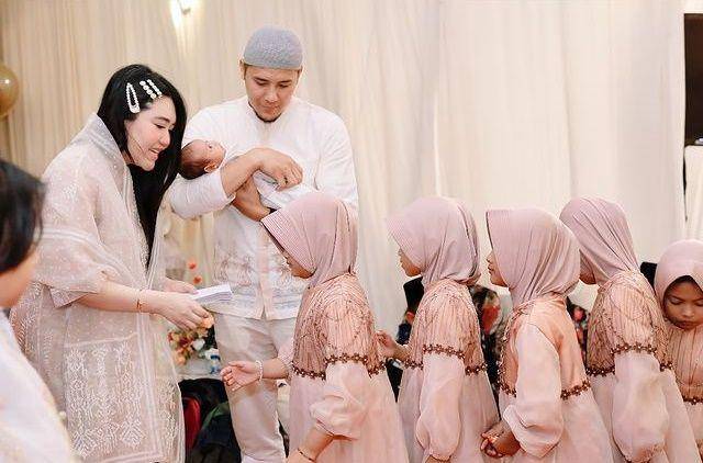 potret akikah anak Via Vallen (instagram.com/aghamradia)