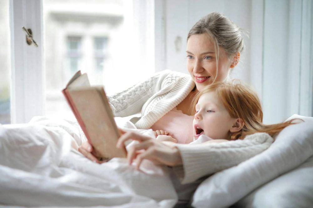 Ilustrasi ibu dan anak (pexels.com/ Andre Piacquadio