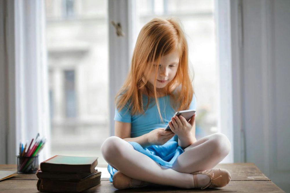 Ilustrasi screen time (Pexels.com/ Andrea Piacquadio)