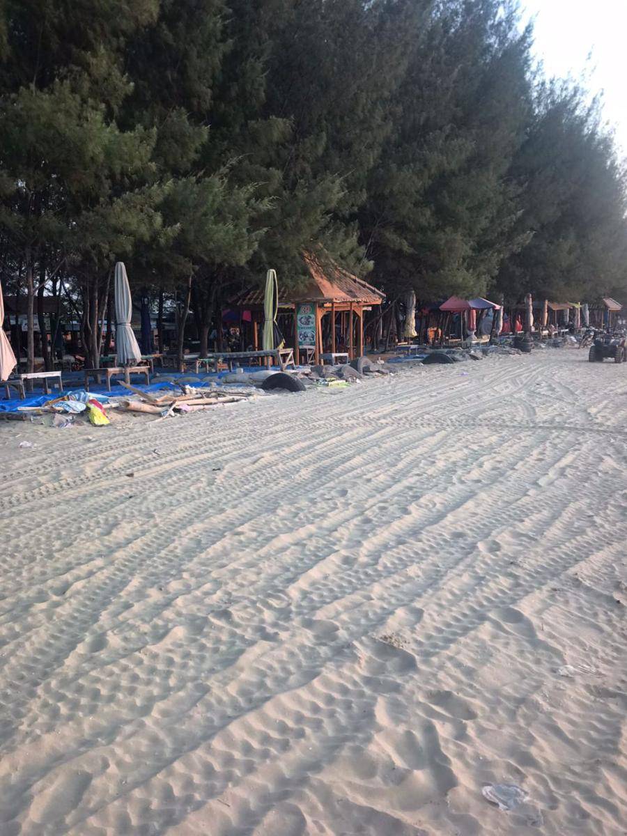Pantai Karang Jahe Rembang (Dok. Pribadi/Tamara Febriyanti)