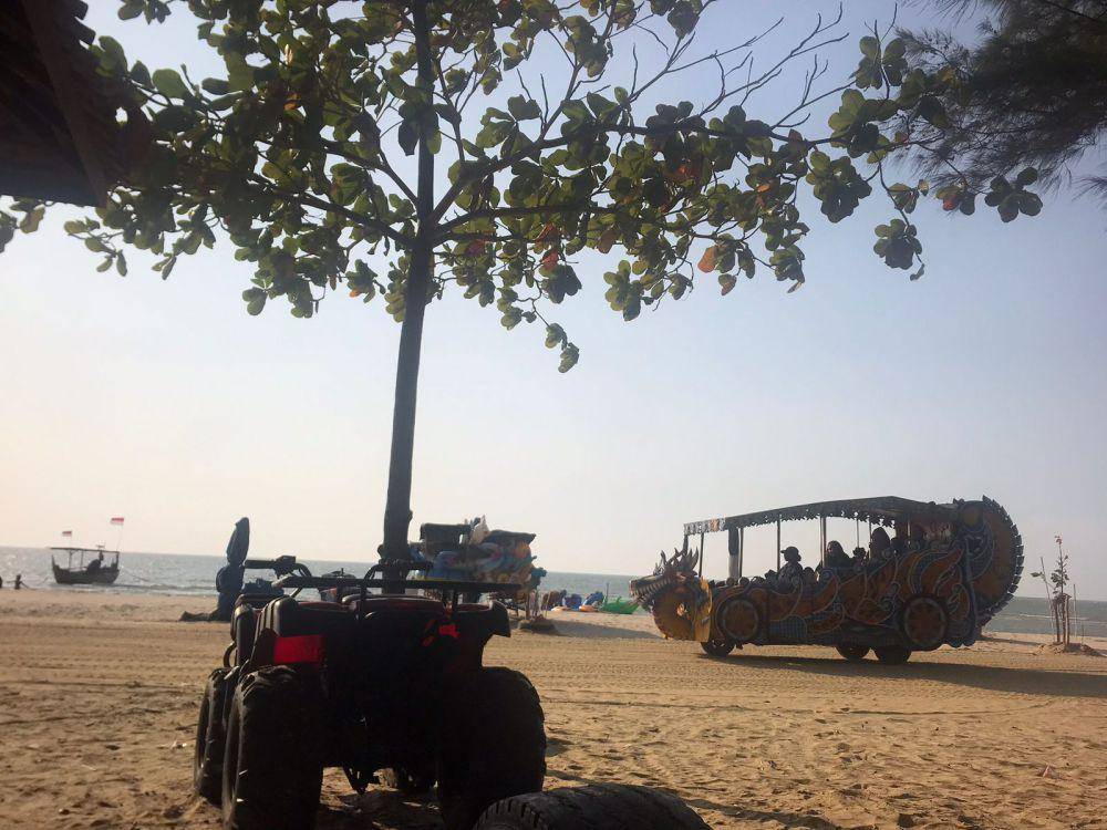 Pantai Karang Jahe Rembang (Dok. Pribadi/Tamara Febriyanti)