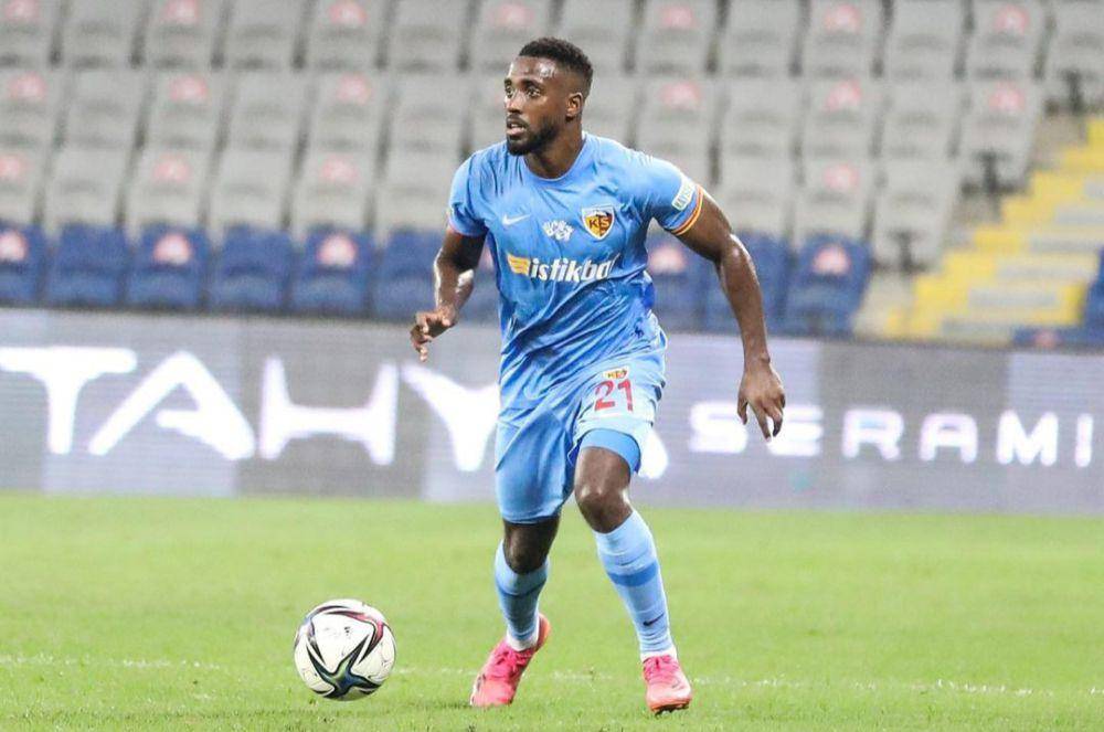 Lionel Carole (instagram.com/lionelcarole23)