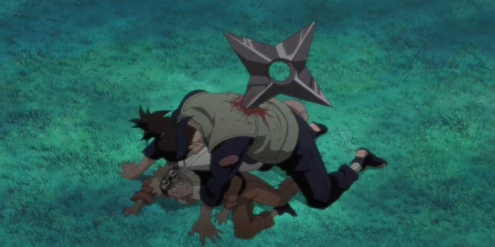 cuplikan Iruka menyelamatkan Naruto (dok. Pierrot/Naruto)