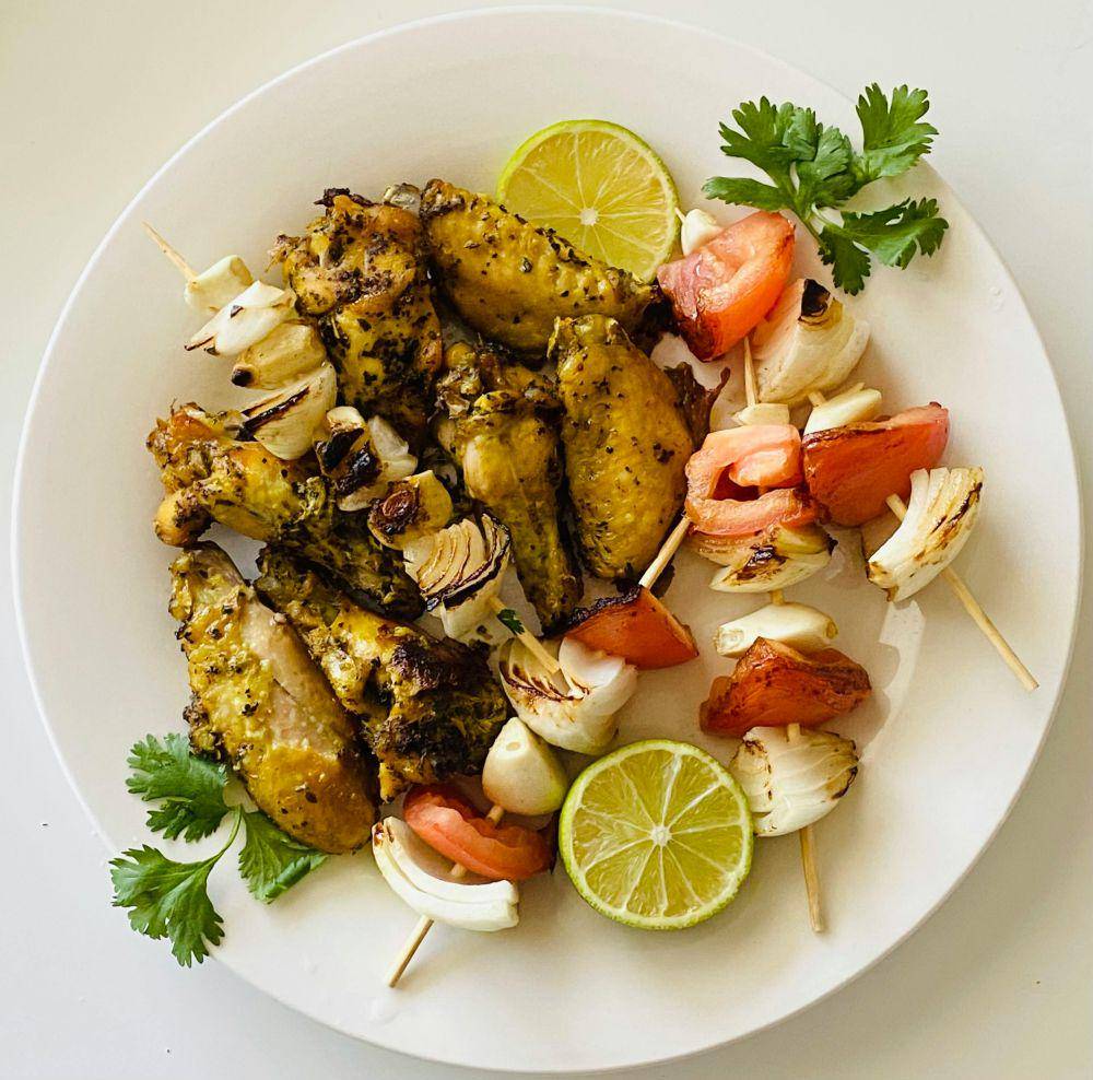 ilustrasi ayam dan sayuran bakar (pexels.com/Zi’s Food&NatureArt)