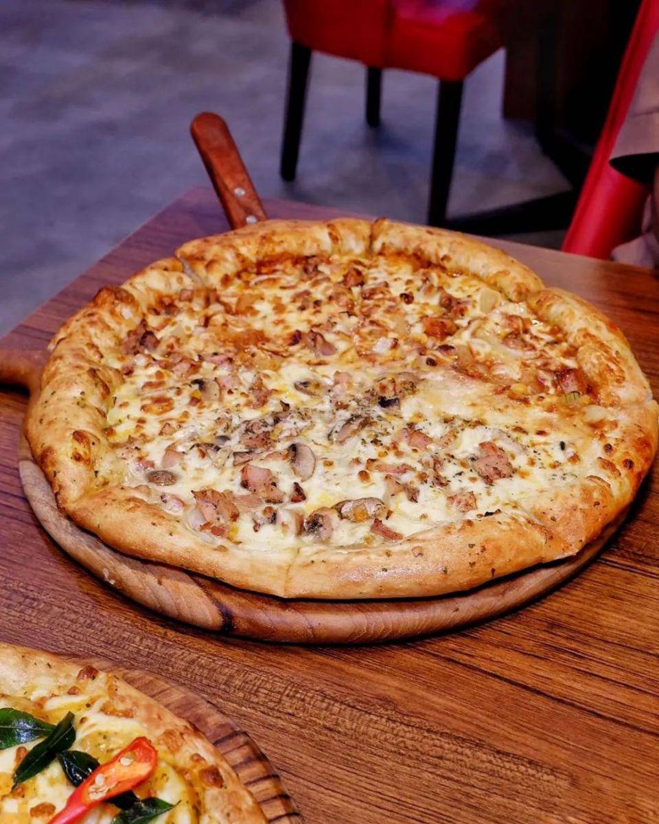 US Pizza (instagram.com/foodpicbandung)