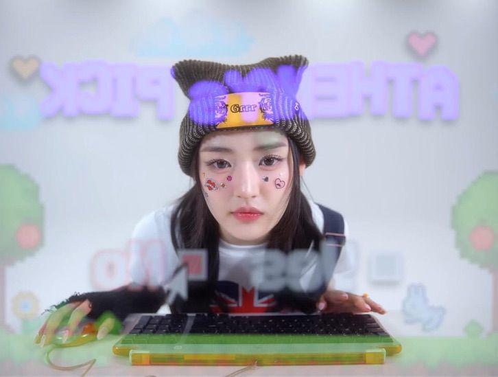 Yang Athena FIFTY FIFTY (instagram.com/we_fiftyfifty)