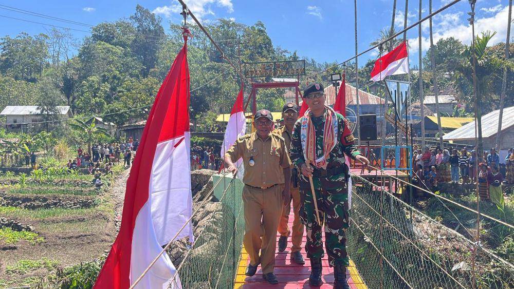 Jembatan yang dibangun oleh Satgas Pamtas RI-RDTL Sektor Barat Yonkav 6/Naga Karimata di NTT. (Dok.  Satgas Pamtas RI-RDTL)