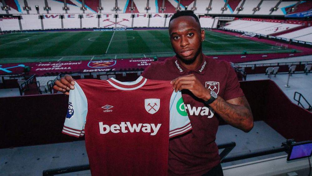 Aaron Wan-Bissaka resmi bergabung dengan West Ham United. (whufc.com)