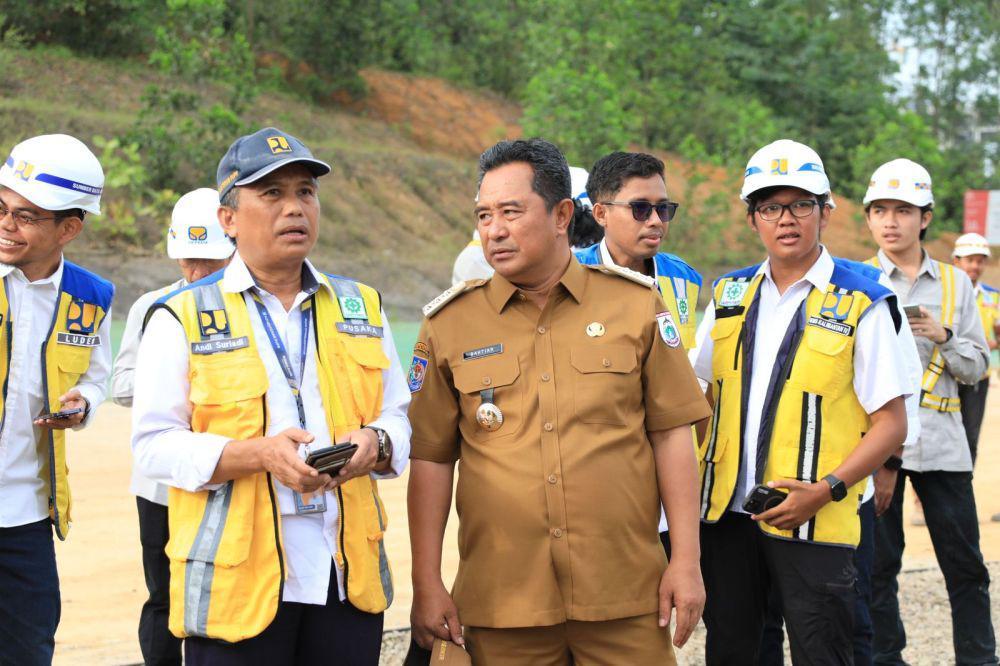 Pj Gubernur Sulawesi Barat (Sulbar), Bahtiar Baharuddin menghadiri rapat kerja gubernur se-Indonesia di Istana Ibu Kota Negara (IKN) Nusantara, Kalimantan Timur, Selasa (13/8/2024)/Istimewa