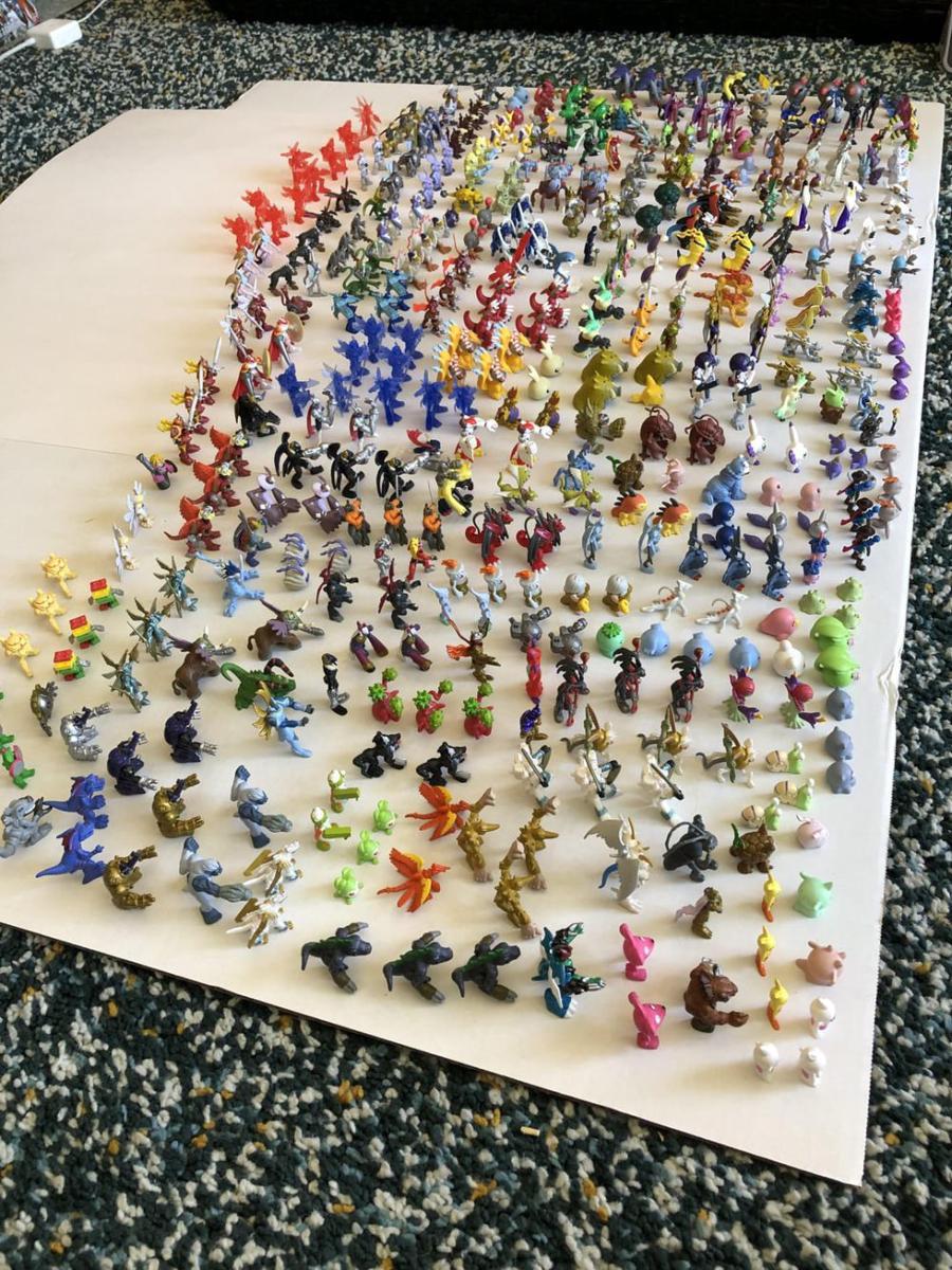 potret koleksi fantastis figur aksi Digimon (reddit.com/user/samsterk911)