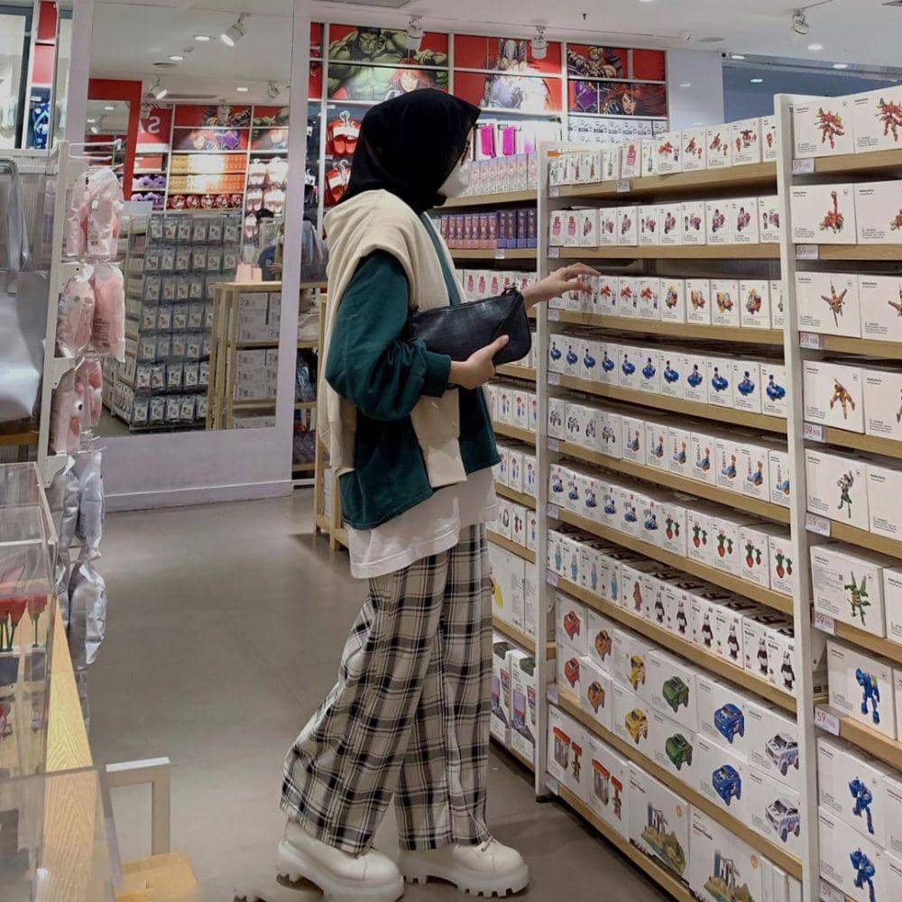 Izzahi (instagram.com/izzahi)