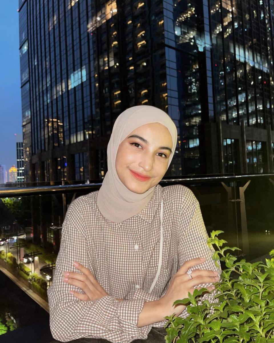 makeup natural ala Cut Intan Nabila (instagram.com/cut.intannabila)