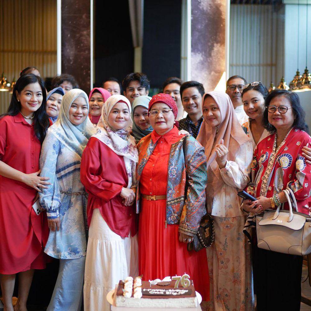 ulang tahun ibunda Titi Kamal (Instagram.com/titi_kamall)