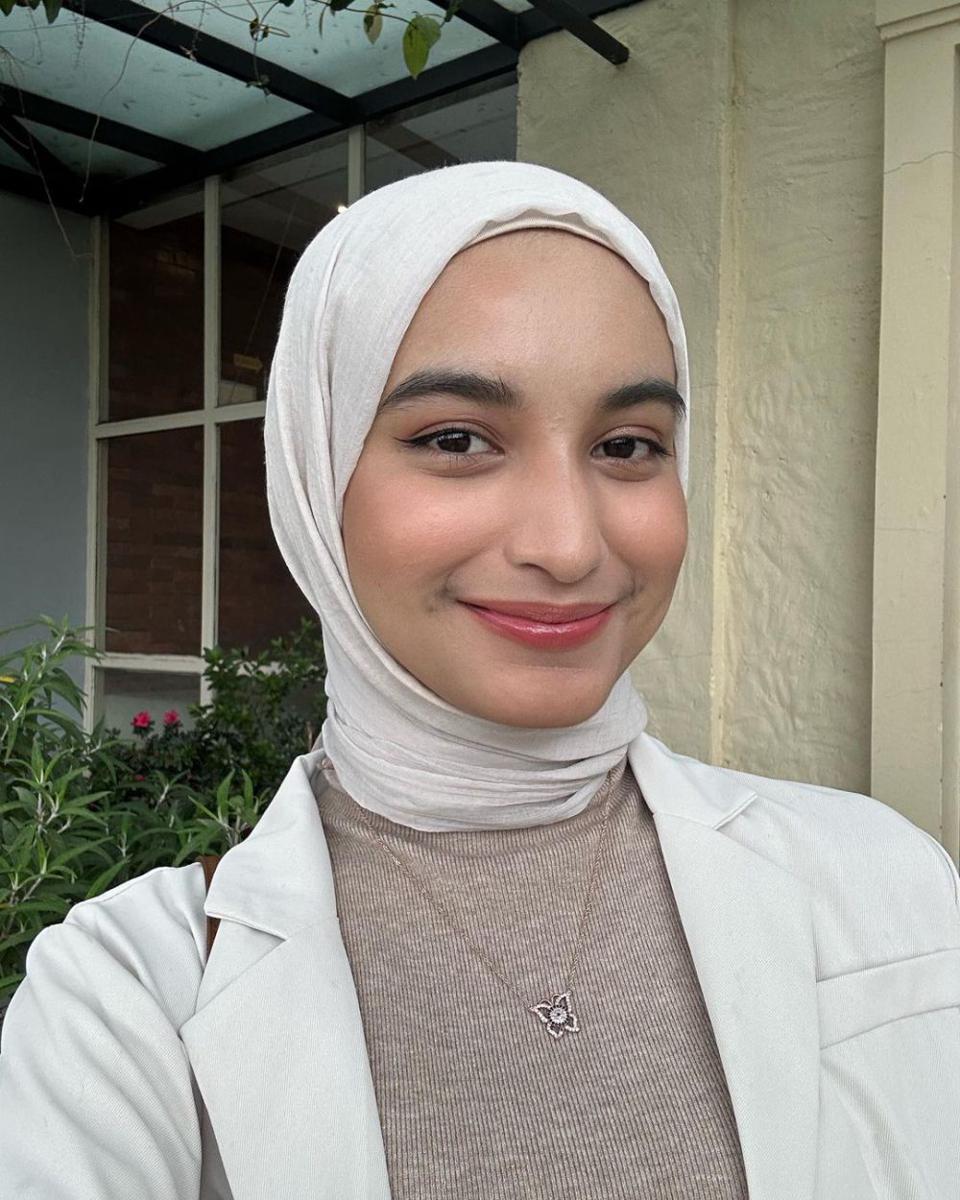 makeup natural ala Cut Intan Nabila (instagram.com/cut.intannabila)