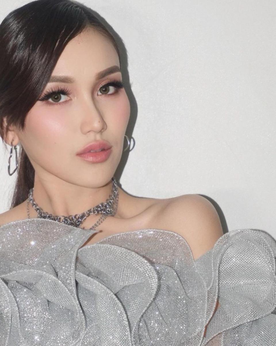 makeup kondangan ala Ayu Ting Ting (instagram.com/ayutingting92)