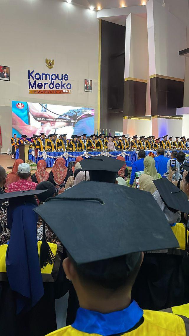 Pasha Ungu dan Adelia wisuda (Instagram.com/pashaungu_vm)