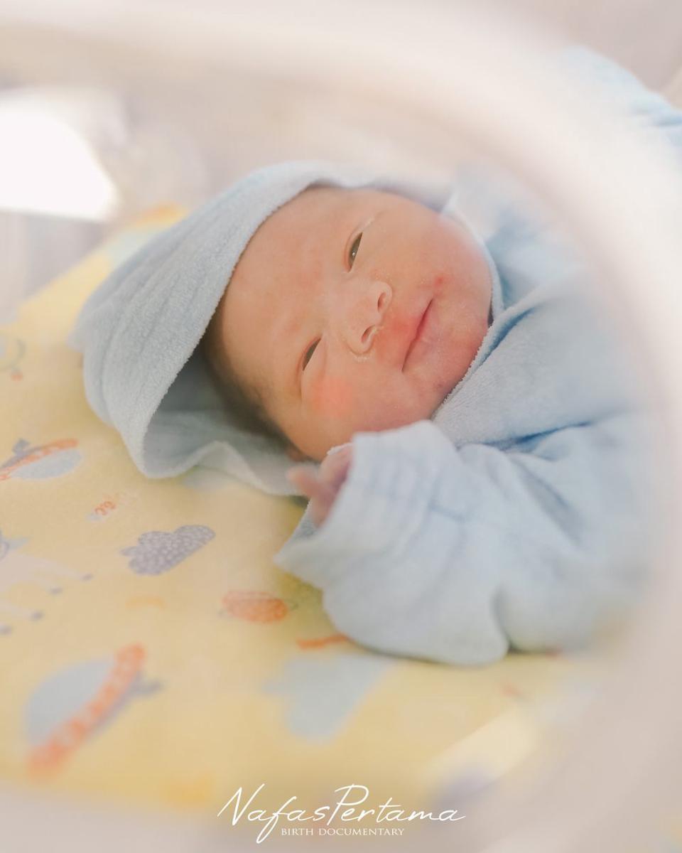 potret istri Zarry Hendrik melahirkan (instagram.com/nafaspertama)