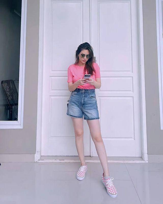 outfit Celine Evangelista (instagram.com/celine_evangelista)
