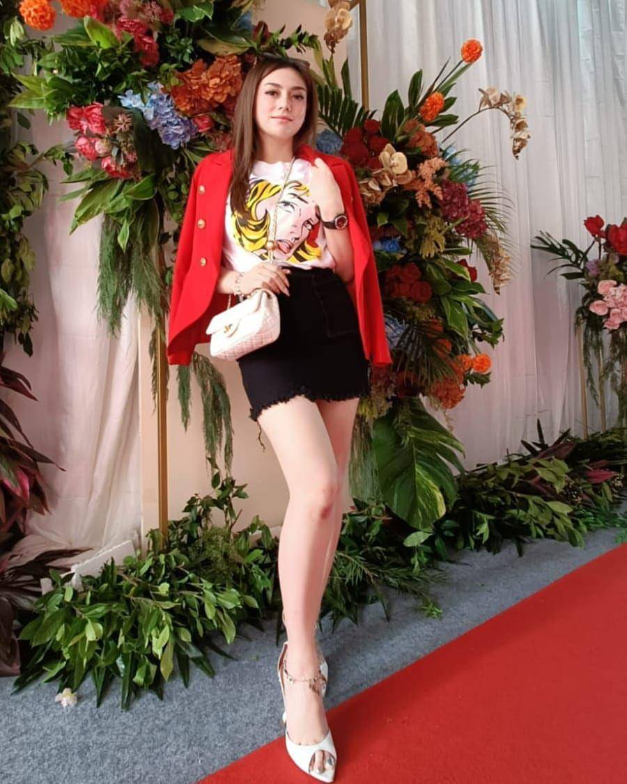 outfit Celine Evangelista (instagram.com/celine_evangelista)