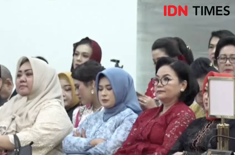 Bendahara PDI Perjuangan, Agustina Wilujeng hadir pada pelantikan Anggota DPRD Kota Semarang 2024-2029 di Gedung DPRD Semarang, Rabu (14/9/2024). (IDN Times/Anggun Puspitoningrum)