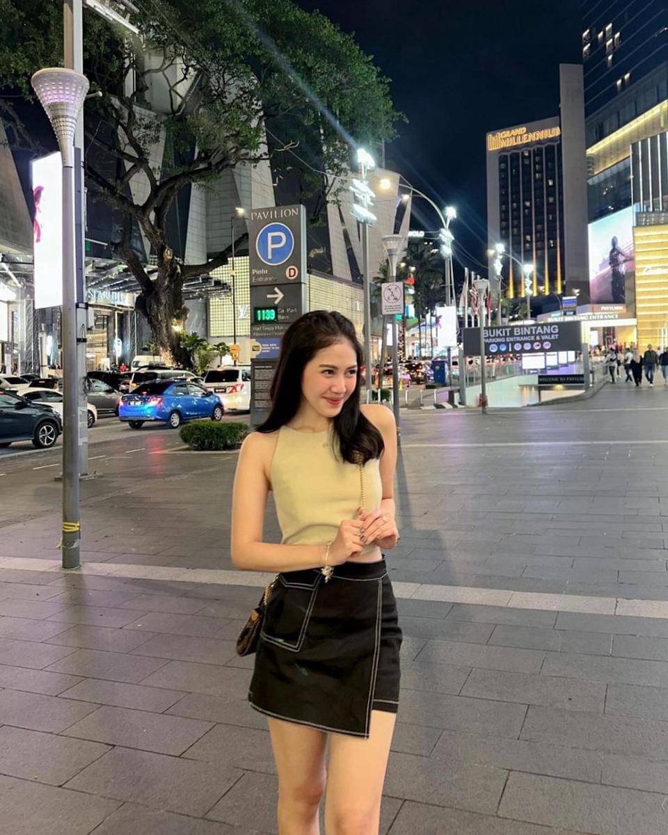 outfit Shasa Zhania (instagram.com/shazhaniaa)