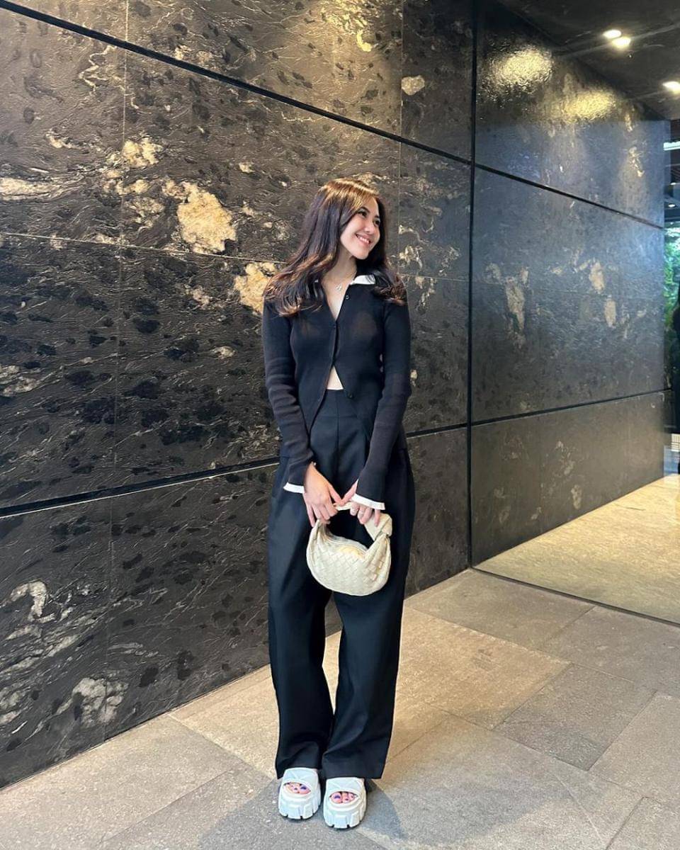 outfit Shasa Zhania (instagram.com/shazhaniaa)