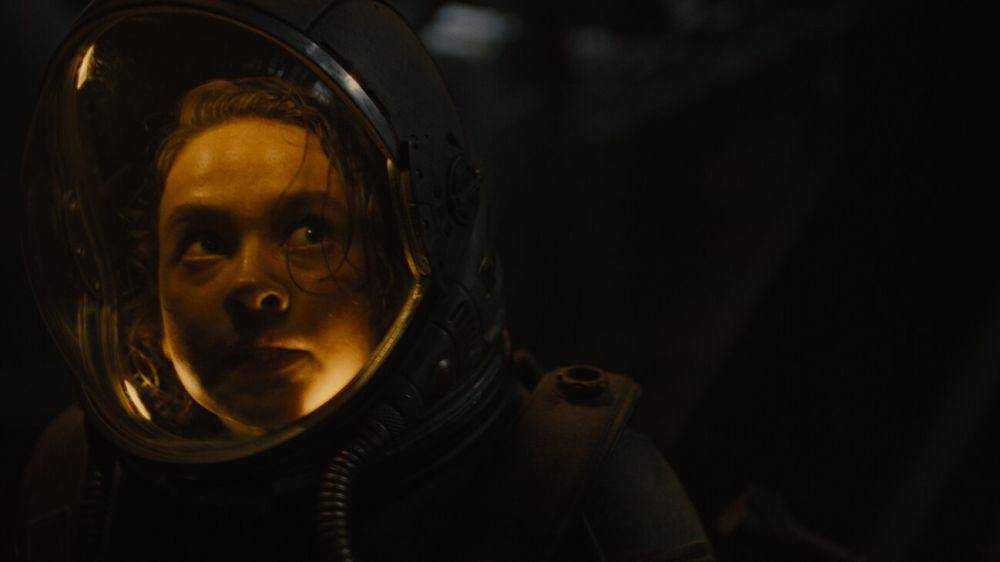Cailee Spaeny saat memerankan Rain Carradine di film 'Alien: Romulus'. (20thcenturystudios.com)