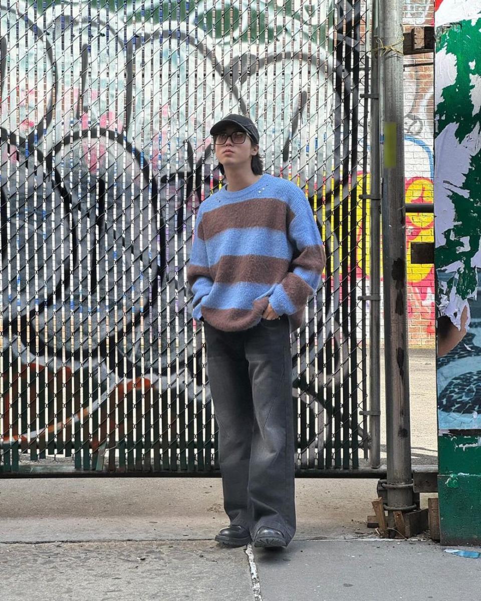 casual teen style ala HAN Stray Kids (instagram.com/_doolsetnet)