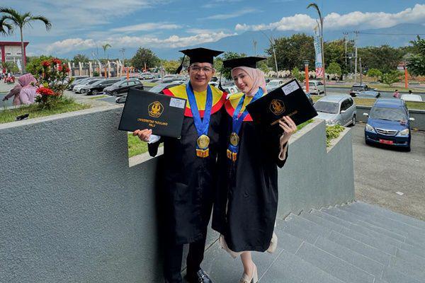 Pasha Ungu dan Adelia wisuda (Instagram.com/pashaungu_vm)