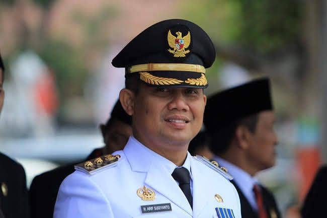 Arif Sugianto cabup kebumen yang telah mendapat rekom bersama pasangannya.(IDN Times/Tangkapan layar)