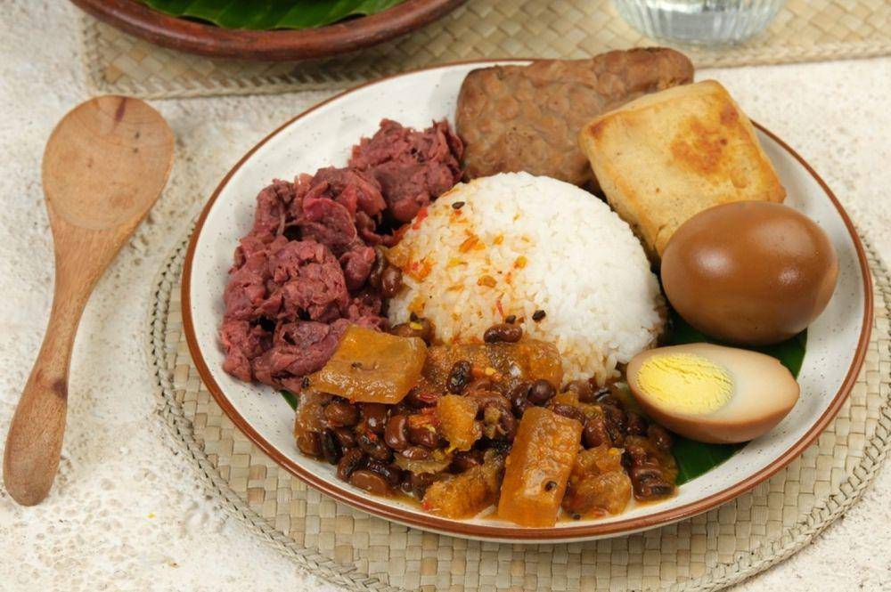 ilustrasi gudeg (shutterstock.com/Edgunn)