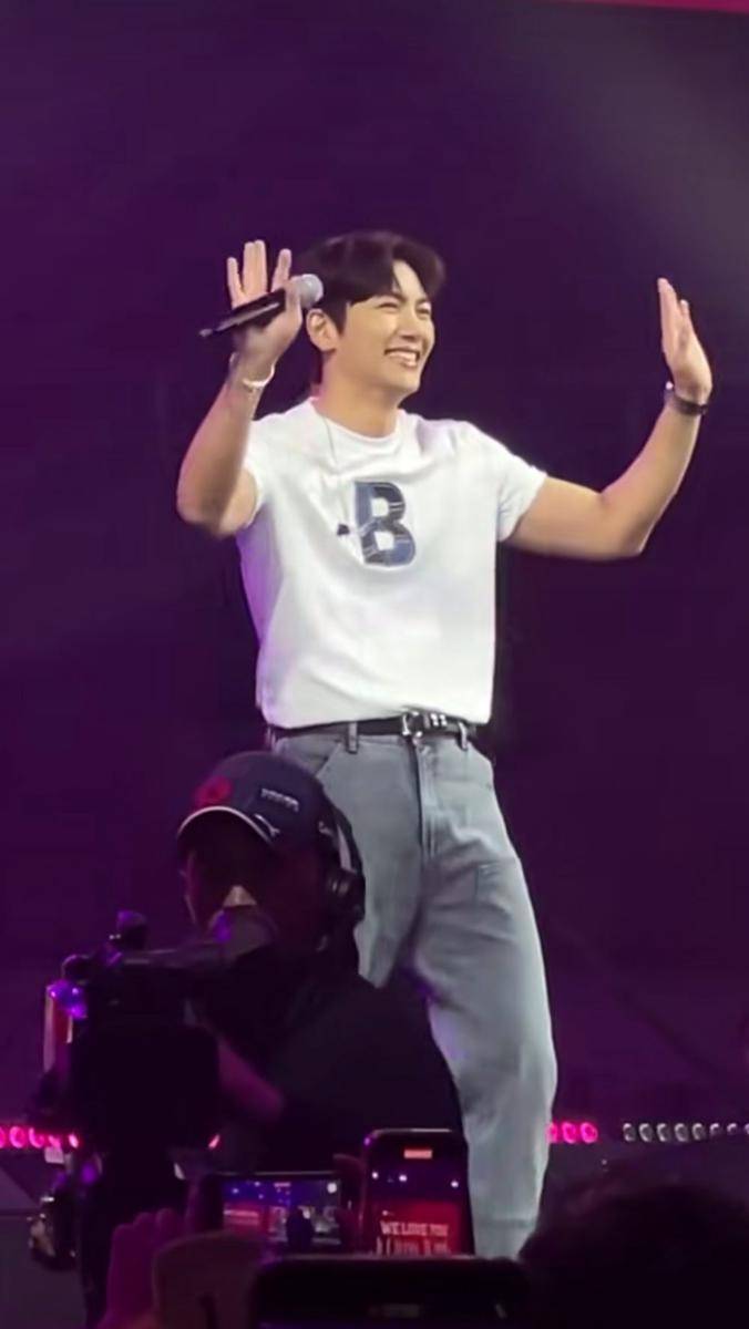 potret Ji Chang Wook dipeluk penggemar saat fan meeting di Manila (instagram.com/philippinestar)