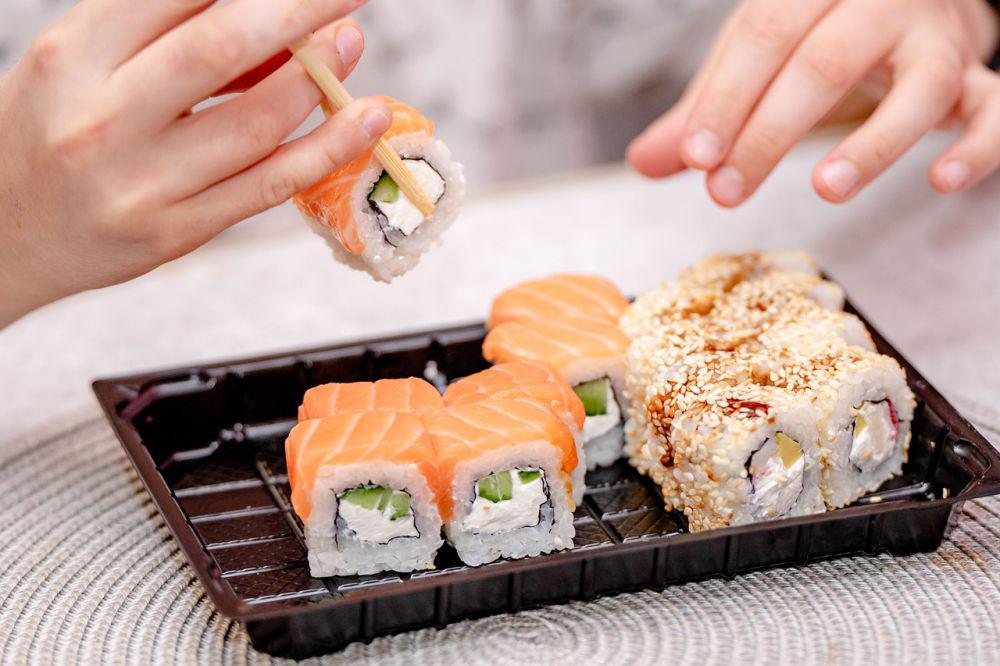Ilustrasi Sushi. https://pixabay.com/users/oleksandrpidvalnyi-4638469/