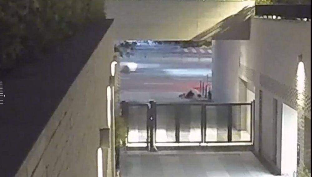 Rekaman CCTV Suga terjatuh (donga.com)