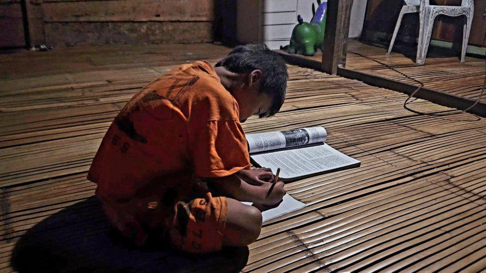 PLN hadirkan akses listrik 24 jam untuk 34 dusun terpencil di Sulawesi Barat, jelang HUT ke-79 Kemerdekaan Indonesia. (Dok. Istimewa)