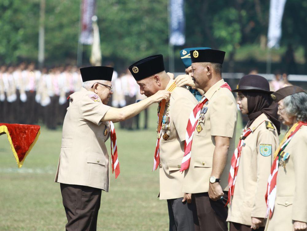 Ketua Kwarda Pramuka Jatim Dapat Lencana Melati dari Wapres