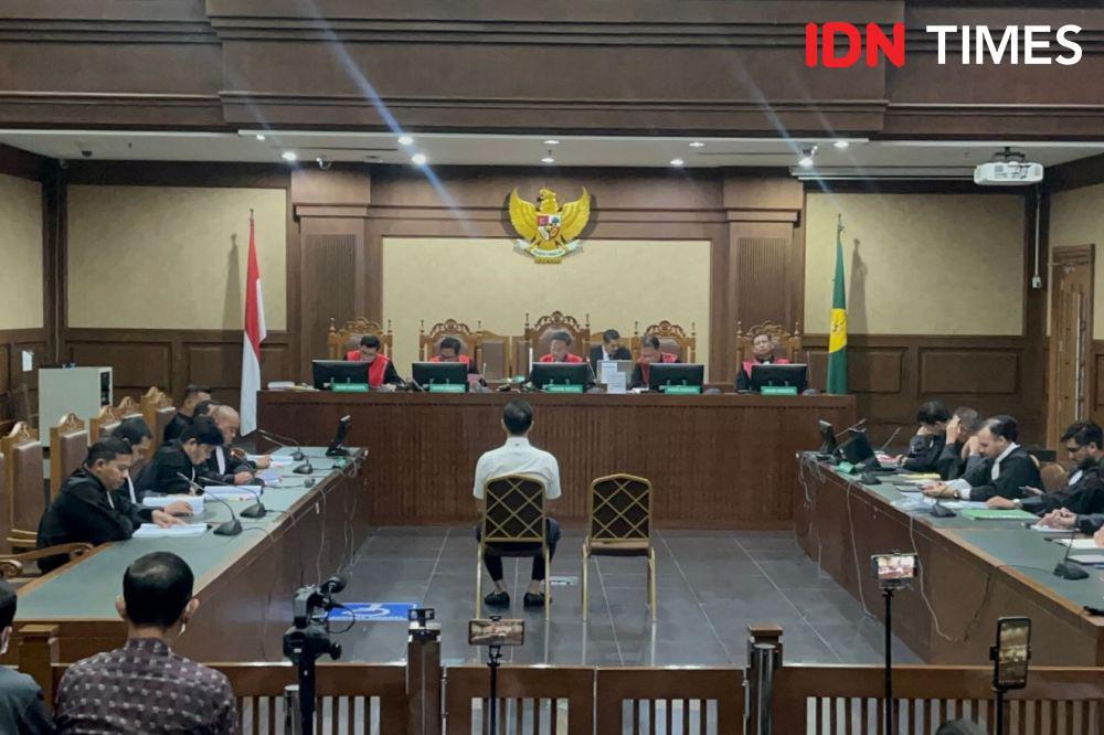 Sidang Perdana Harvey Moeis pada Rabu (14/8/2024). (IDN Times/Aryodamar)